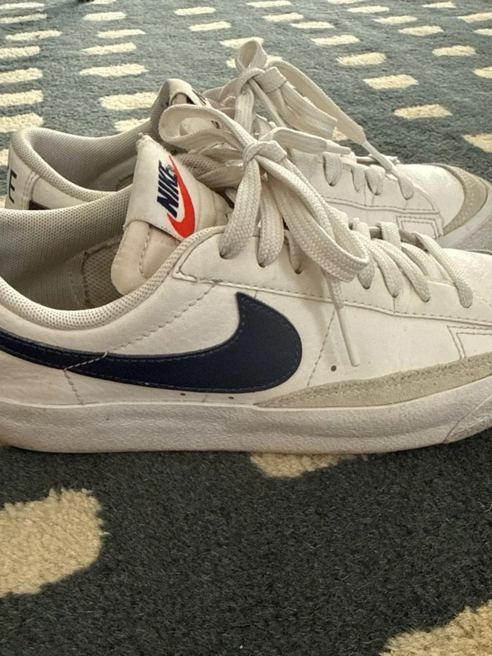 Nike Men’s White and Light Gray Low-Top Sneakers